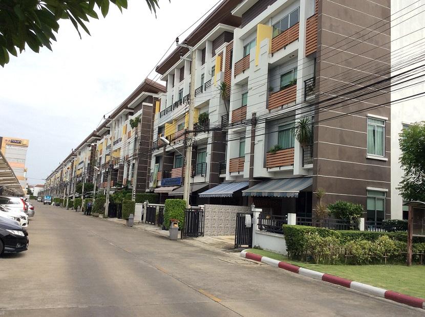 ขายทาวน์โฮม 4 ชั้น โครงการ BizTown ศรีนครินทร์ 2