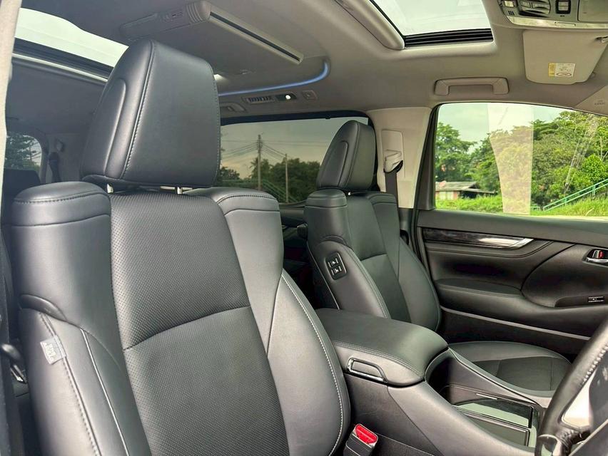 Toyota Alphard 2.5 SC Package MNC ปี 2020 จด 2021 11