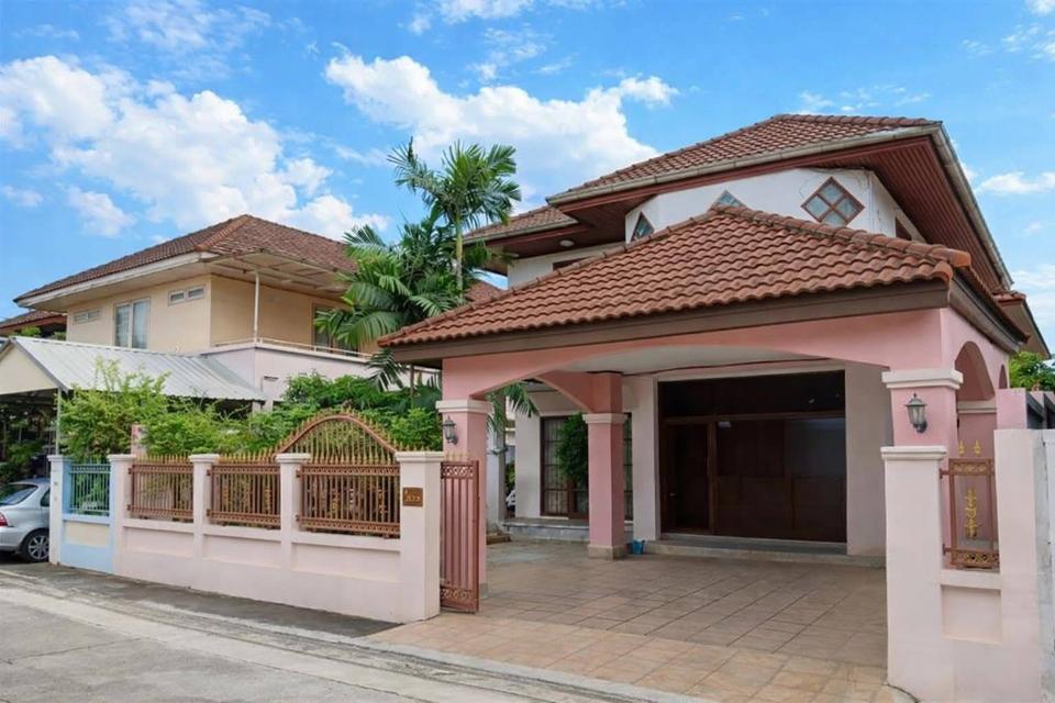 🏠ขายบ้านเดี่ยวที่ดิน51.xตรว. หมู่บ้านพงษ์ศิริชัย3 ติดถนนบรมราชชนนี กทม. 4ห้องนอน2ห้องน้ำ พื้นที่ใช้สอยในบ้านประมาณ178ตรม.หน้าบ้านทิศเหนือ ราคา 5.49Mb 1