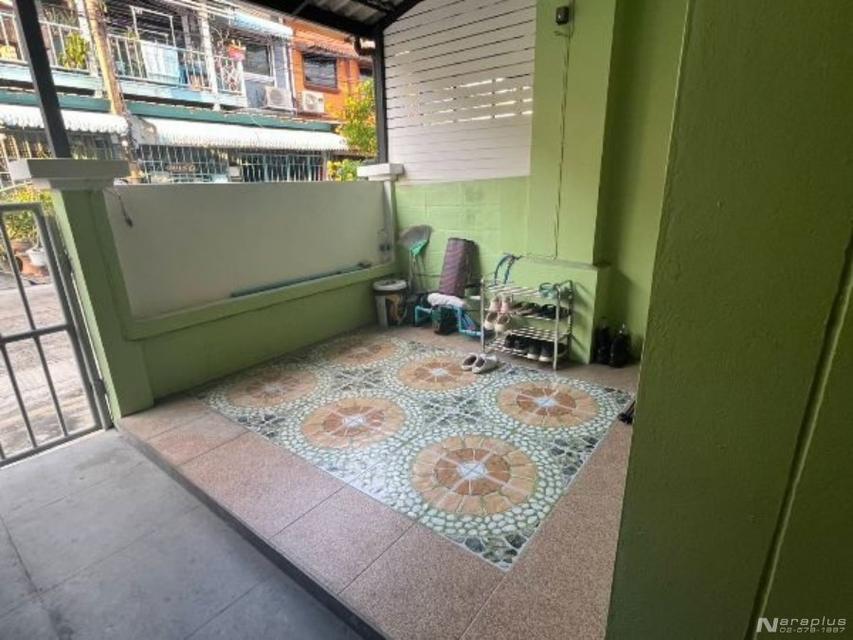 68121158 : ขายทาวน์เฮ้าส์ 2 ชั้น ขนาด 3 ห้องนอน บนที่ดิน 20.6 ตารางวา หมู่บ้านซื่อตรง ลีลาวดี ซอย พหลโยธิน 54/1 บ้านสวย น่าอยู่ ราคาดีๆ 3