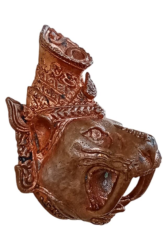 เศียรฤาษีปู่เสือรุ่นแรกหลวงปู่แสนวัดบ้านหนองจิกศรีสะเกษเนื้อทองแดงฝังพลอยตระกรุดพร้อมกล่องเดิม