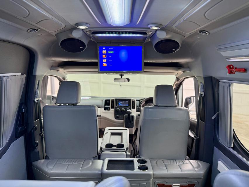 TOYOTA COMMUTER 2.8 2020   16