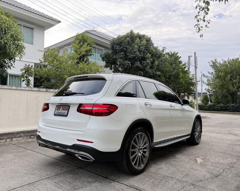 รหัสรถ AP3434 Benz GLC 250d 4MATIC AMG Dynamic ปี17 สีขาว รูปที่ 4