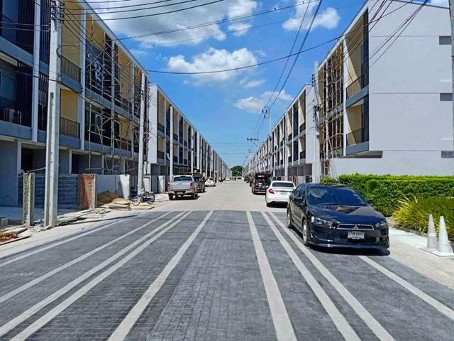 ตลาดมีนบุรี 1กม. MRT ตลาดมีนบุรี 1.2 กม.หทัยราษฎร์ นิมิตรใหม่ ให้เช่า คฤหาสน์แนวตั้ง ทาวน์โฮม 3 ชั้น 20ตร.วา. 3น้ำ สุวิน