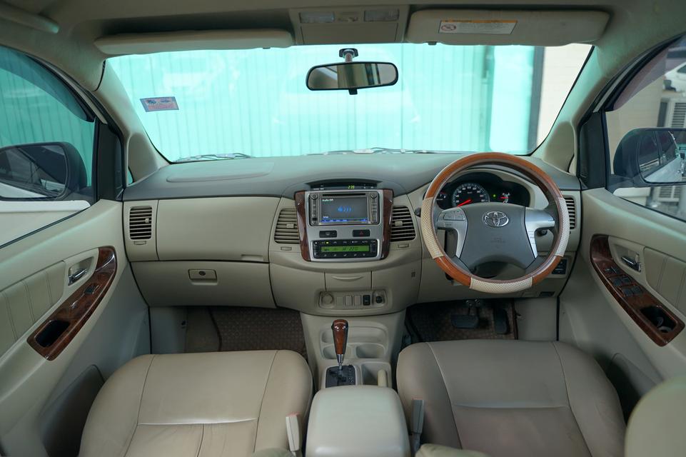 2012 TOYOTA INNOVA 2.0 V