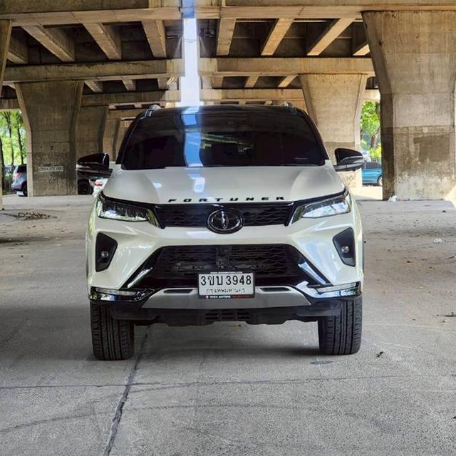 Toyota FORTUNER 2.8 Legender Black Top 4WD AT ปี 2023 รถสวยมือเดียว ไมล์น้อย