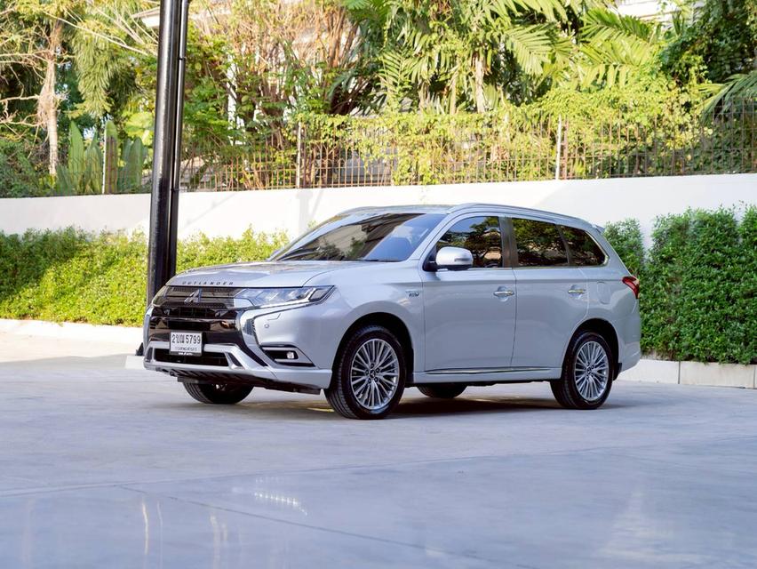Mitsubishi Outlander Phev 2.4 GT Premium 4wd ปี 2021 ♨️ #ประกันเครื่องเกียร์3ปี / 30,000 km. ♨️