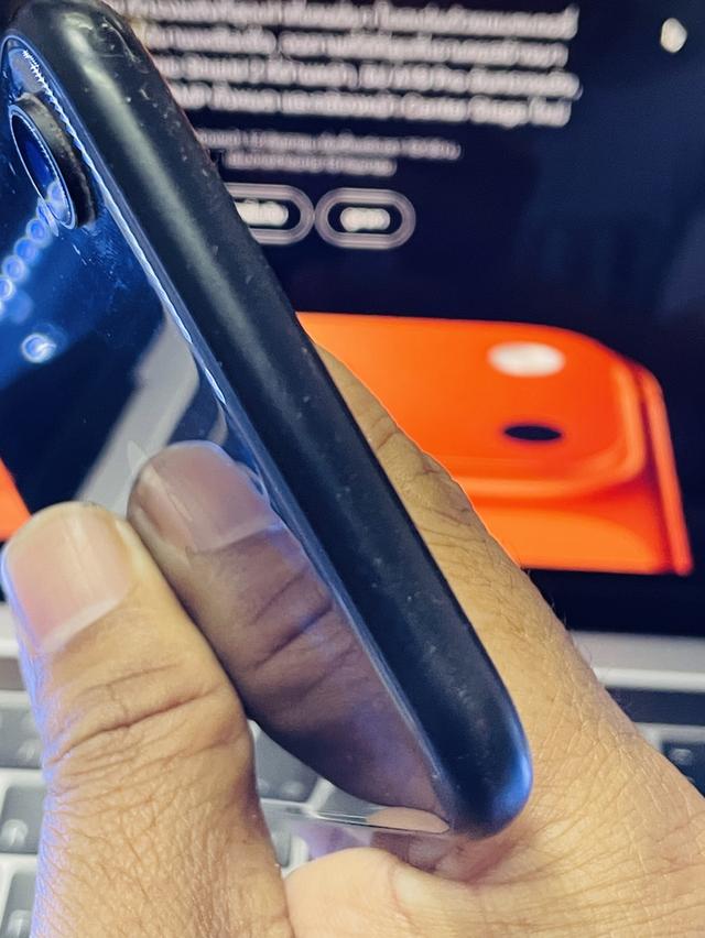 iPhone XR 64GB มือสอง สีดำ เครื่องศูนย์ไทย สภาพดีมีรอยนิดหน่อย