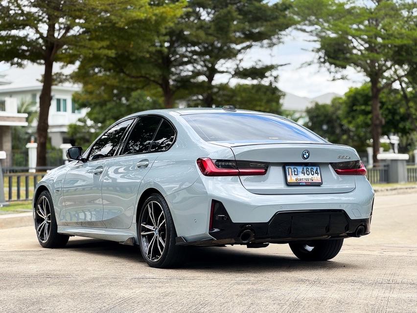 รหัสรถ AVA4664 🆙 BMW 330e M Sport LCI โฉมใหม่ ปี 2023 ตัว Top 4