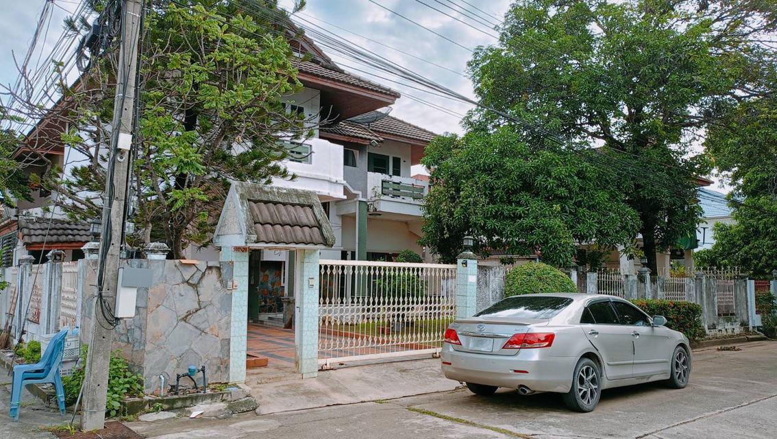 ขาย บ้านเดี่ยว หมู่บ้านปรีชา พุทธมณฑลสาย4 จำนวน 2 ชั้น ขนาดเนื้อที่ดิน  90 ตารางวา พื้นที่ใช้สอย 250 ตารางเมตร  1