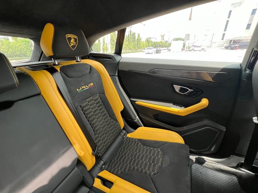 ขายรถ Lamborghini Urus 2022 3