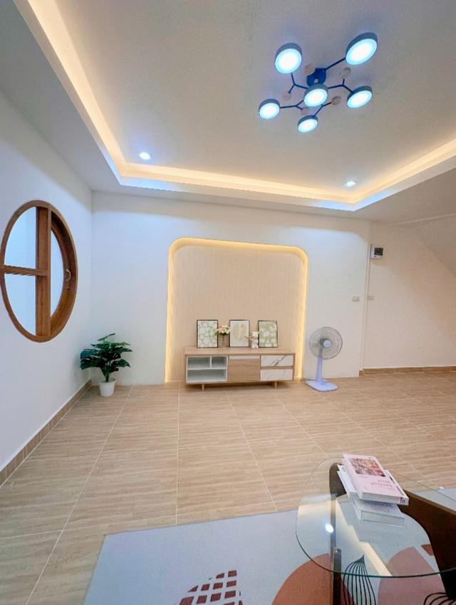 วนารมย์ ถ.ฉลองกรุง 24 4