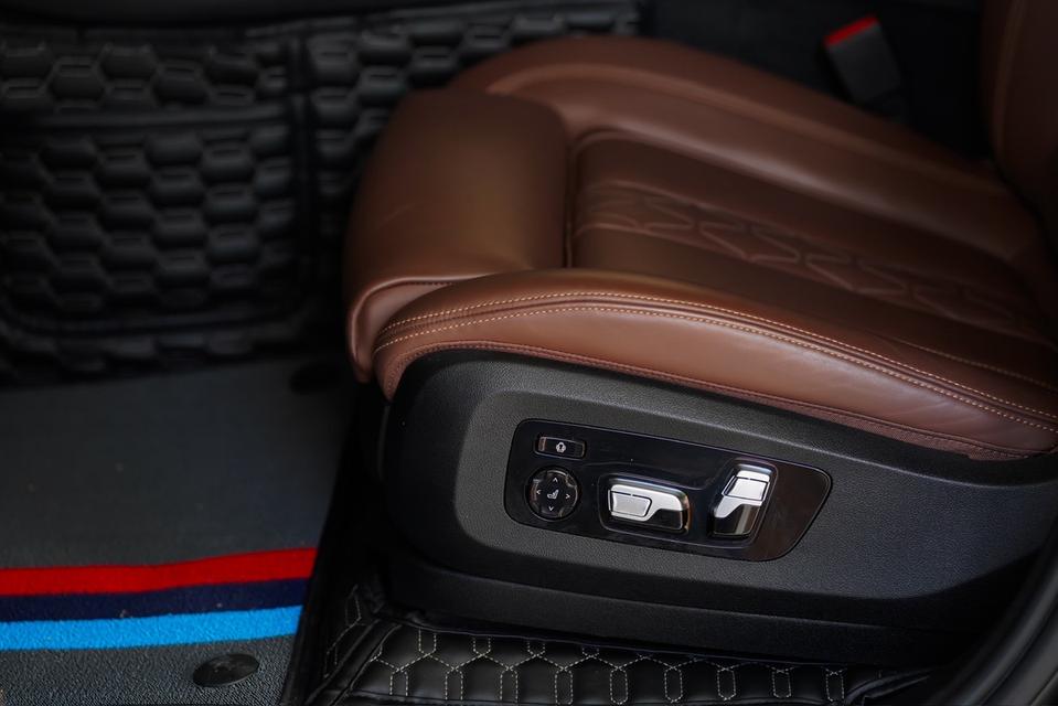 BMW X6 xDrive40i M-Sport LCI 2024 รถสวยพร้อมใช้สุด รูปที่ 8