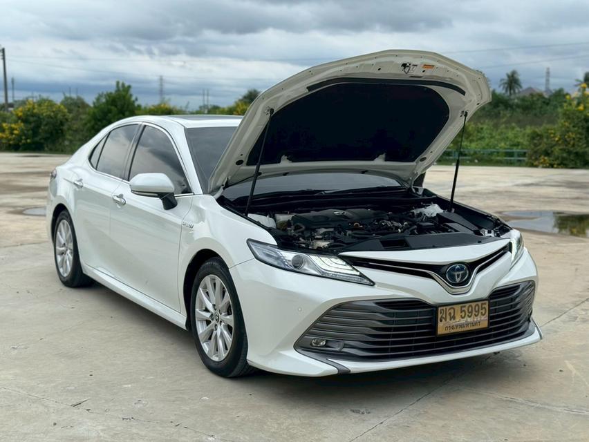 Toyota Camry 2.5 HV Hybrid Premium ปี 2019 สีขาว