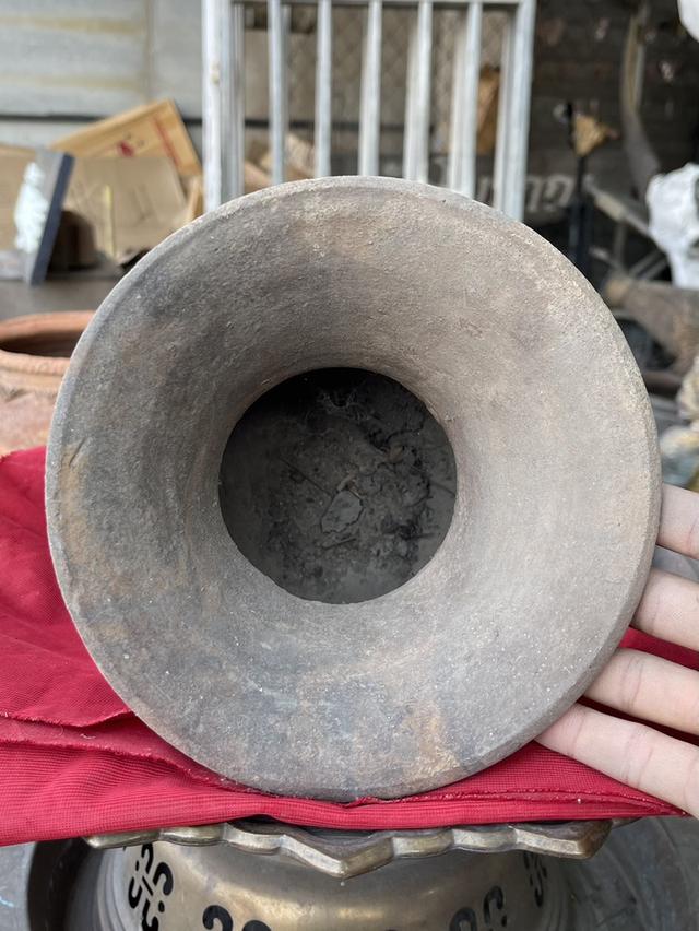 เครื่องปั้นดินเผาโบราณ บ้านปราสาท ปากแตร ภาชนะดินเผา หม้อดินเผาโบราณ 5