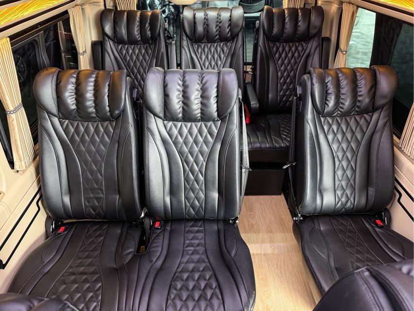 รหัสรถ WRT4596 2023 TOYOTA COMMUTER, 2.8 AT 13