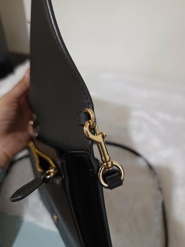 กระเป๋าUsed Coach สายถอดได้ปรับได้ ใส่มือถือได้ 8x4.5 นิ้ว สวยมาก รูปที่ 9
