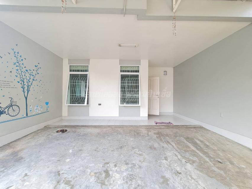 หมู่บ้านฮาบิเทีย เลียบคลองสอง 18