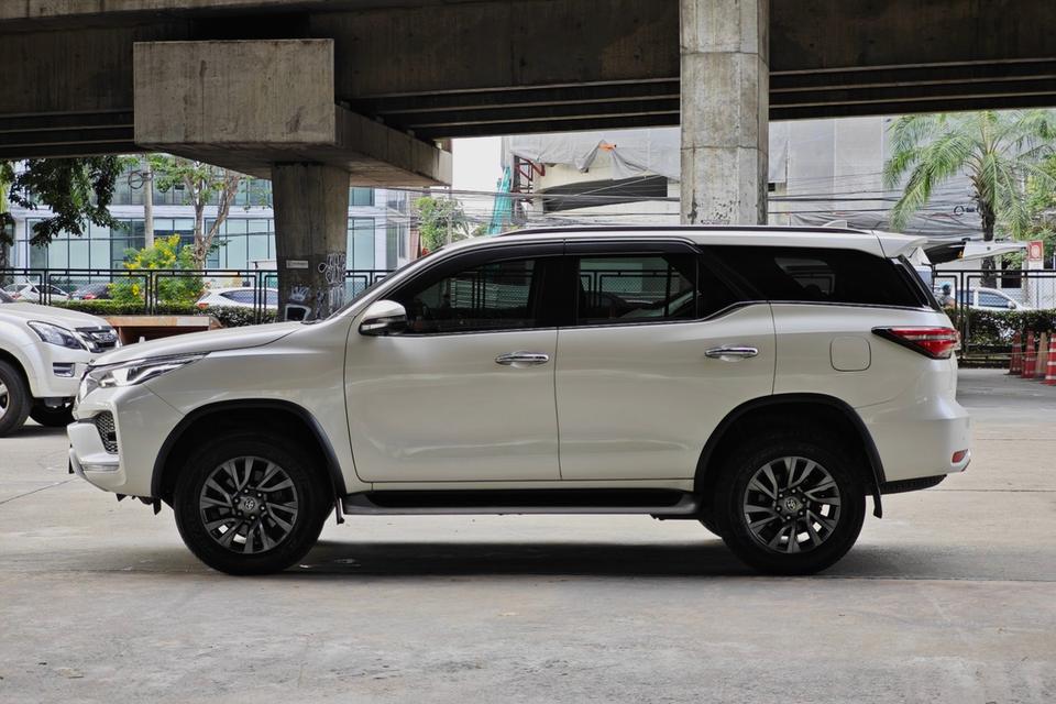 Toyota Fortuner 2.4V 2wd ปี 2020 5