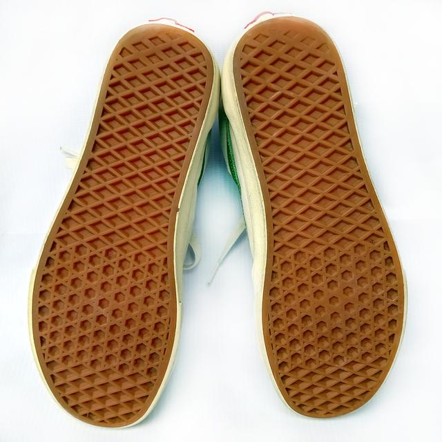 VANS รองเท้าผ้าใบมือสอง สภาพงามๆ จัดส่งฟรี! เก็บปลายทาง