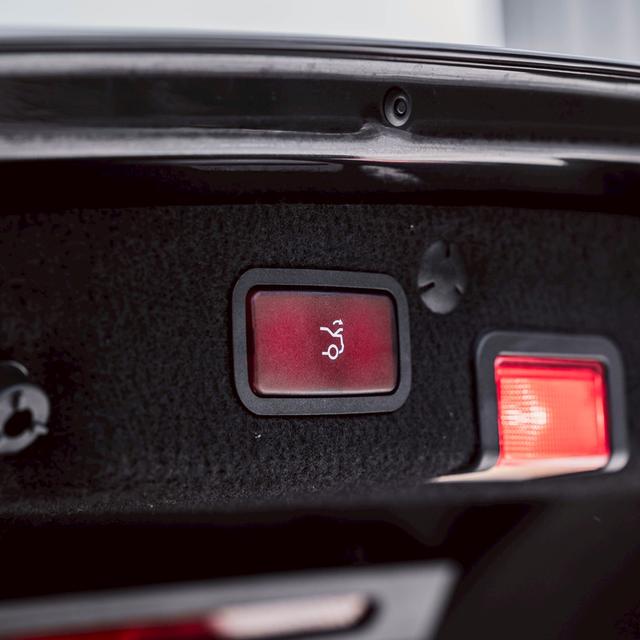 รหัสรถ 67GG517 #Mercedes #Benz #C300e Avantgarde MINORCHANGE แล้ว ปี 2020 6