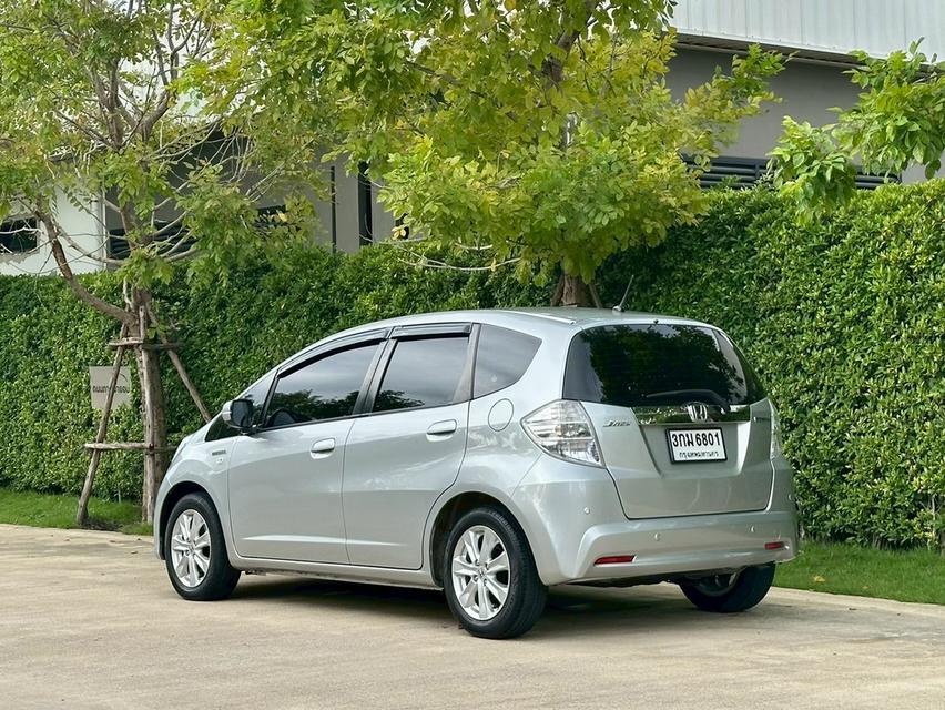 Honda Jazz Hybrid สุดยอดรถประหยัดน้ำมัน เฉลี่ย 20 กิโลลิตร สีเทา ปี 2014 3