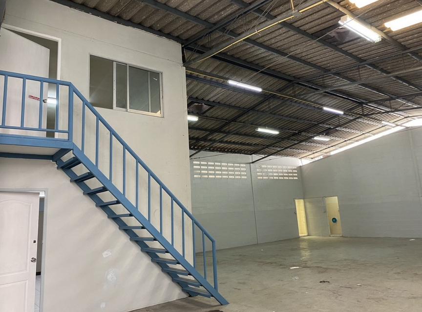 Warehouse Ratchada โกดัง 400sq.m.ติดรถไฟฟ้าMRTรัชดา-ลาดพร้าว