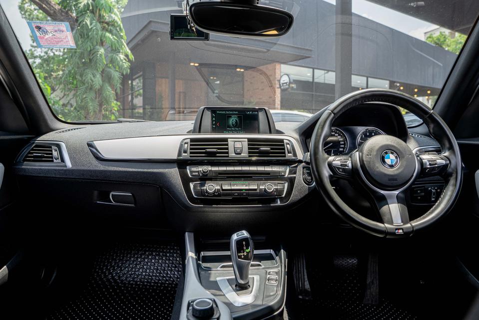 BMW 118i M Performance ปี 2018 โฉม F20 📌𝐁𝐌𝐖𝟏𝟏𝟖𝐢 เข้าใหม่! สวยฉ่ำรับฝนแรก ดีห้ามพลาดแล้วค่ะ☔️✨ 3