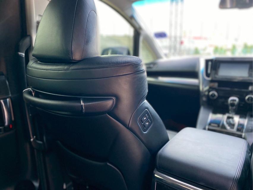 รหัสรถ PBG9999 Toyota Vellfire 2.5 ZG  ปี 2015 12