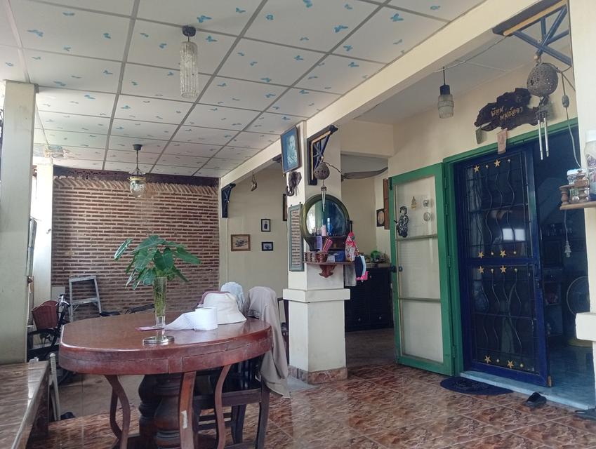 ทาวน์เฮ้าส์ 2 ชั้น 3 ห้องนอน 2 ห้องน้ำ พื้นที่ 25 ตรว.หัวมุม(พฤกษา13 คลอง3รังสิต 6