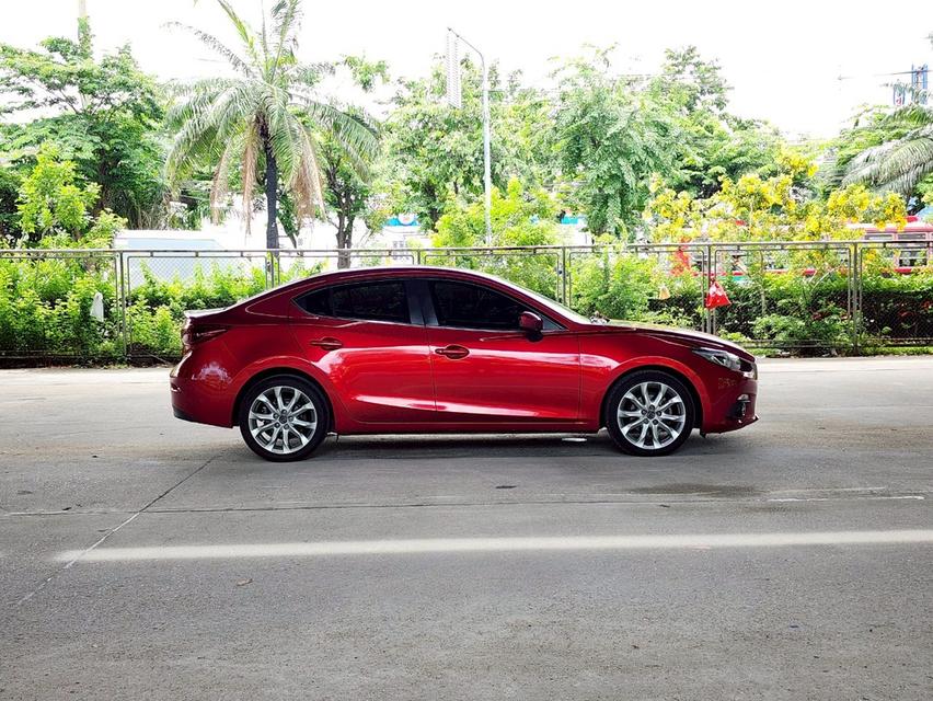 ขายรถ mazda3 2.0S  ปี 2015 สีแดง เกียร์ออโต้ 8
