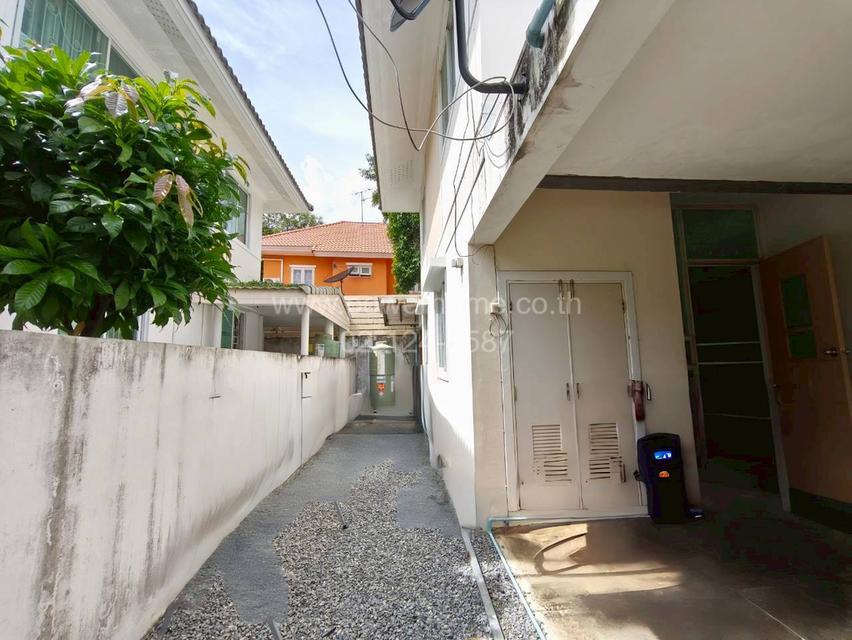หมู่บ้านโฮมเพลส วงแหวน-รัตนาธิเบศร์ ซอย 3 ใกล้โชว์รูมและศูนย์บริการโตโยต้า ถนนกาญจนาภิเษก ต.บางแม่นาง อ.บางใหญ่ จ.นนทบุรี 6