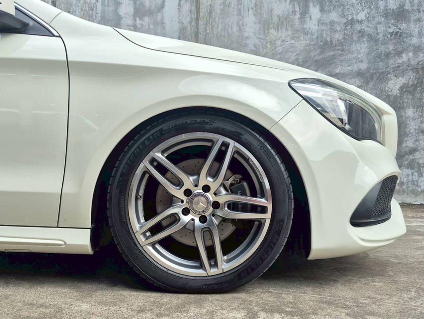 Mercedes-Benz CLA250 AMG 6