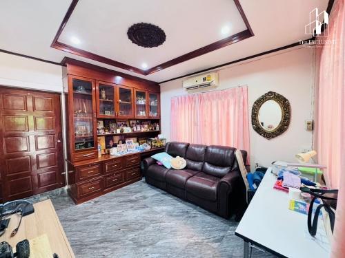 ขายบ้านเดี่ยว 2 ชั้น หมู่บ้านพงษ์ศิริชัย 3 ติดถนนบรมราชชนนี เข้าเมืองสะดวก 5