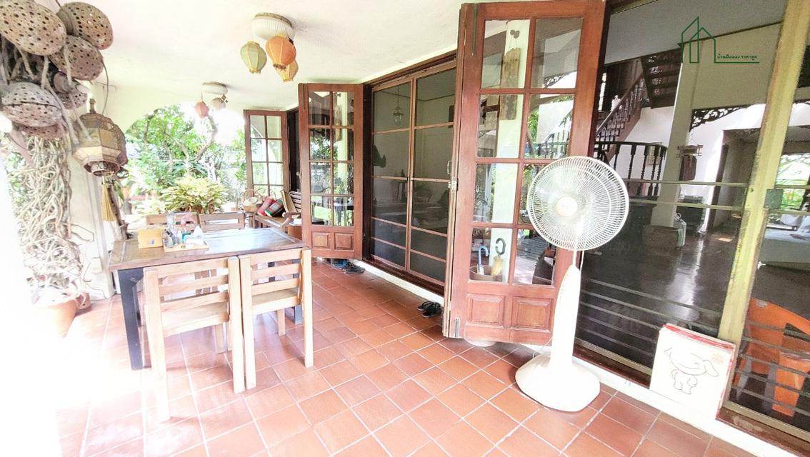 บ้านเดี่ยว 2 ชั้นครึ่ง บนเนื้อที่ 288 ตรว. ซอยลาดพร้าว 101 วังทองหลาง บ้านสไตล์ฝรั่งเศส