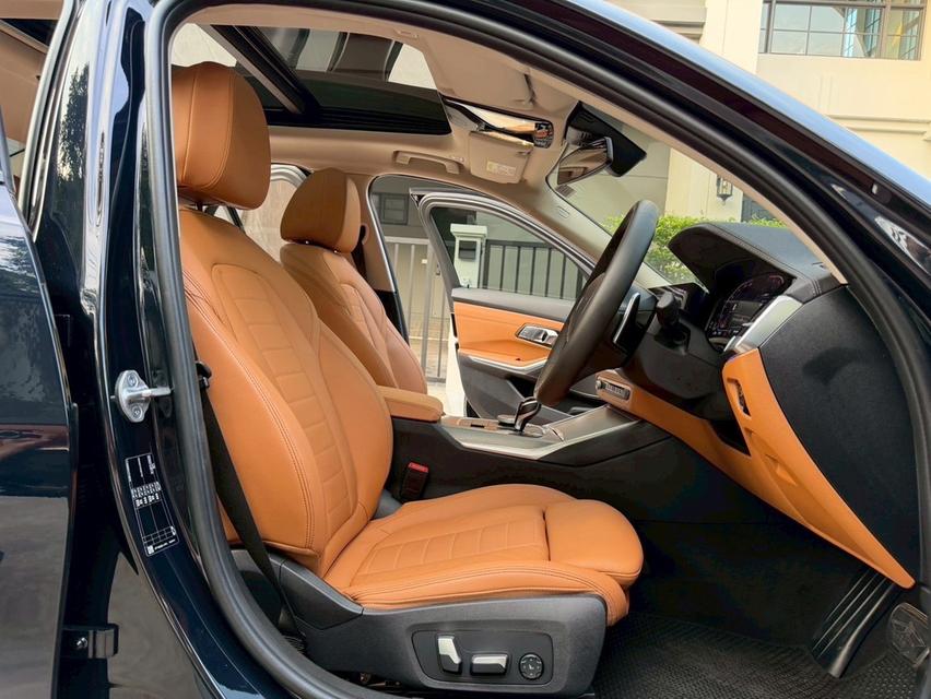 รหัสรถ AP6116 BMW 330Li M Sport ปี 2022 รูปที่ 9