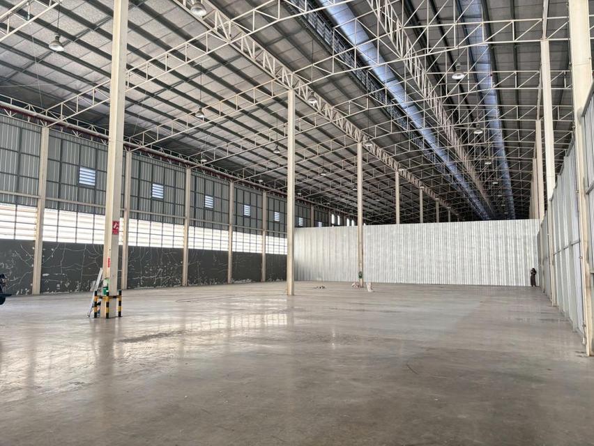 ให้เช่าโกดัง 1,200 ตร.ม. เพดานสูงเกิน 9 เมตร ถนนประชาชื่น เขตบางซื่อ 5