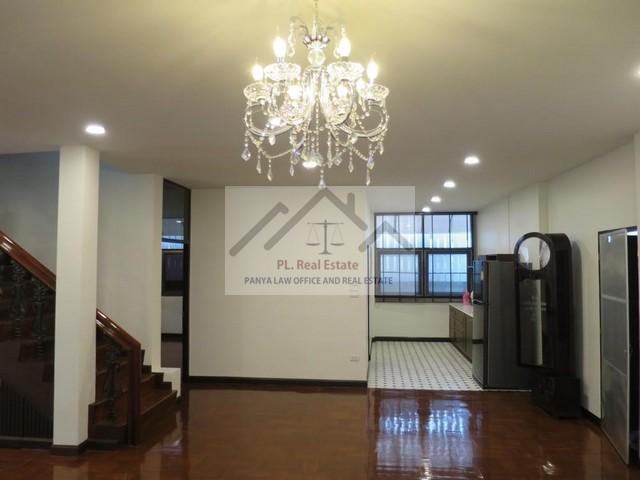 ให้เช่าบ้านเดี่ยว 2 ชั้น 150 ตร.ว. ย่านสุขุมวิท 13 เขตวัฒนา ใกล้ BTS นานา 3