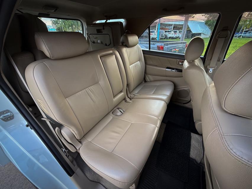 Toyota Fortuner 3.0V ปี13 16
