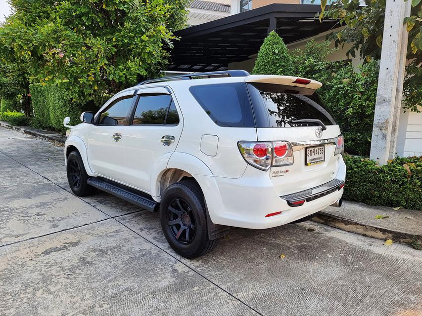 Toyota Fortuner 3.0 V (ปี 2014) SUV AT 2