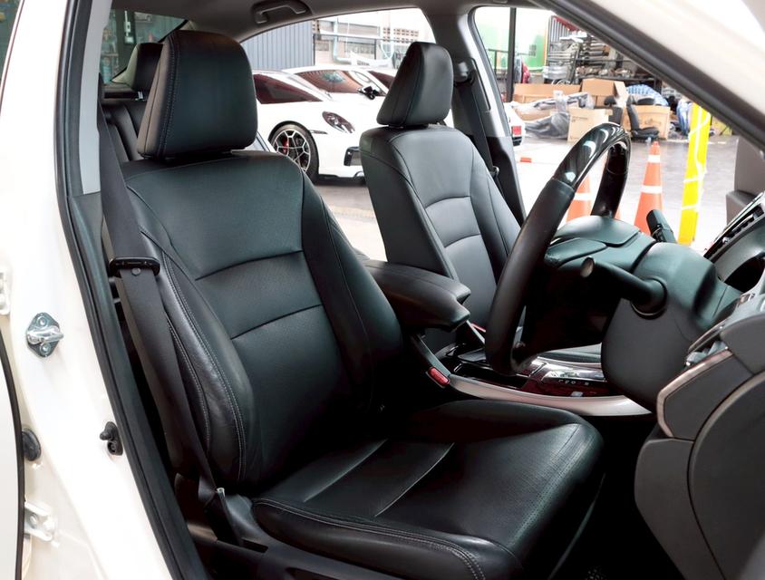 HONDA ACCORD 2.0 E i-VTEC ปี 2018 11