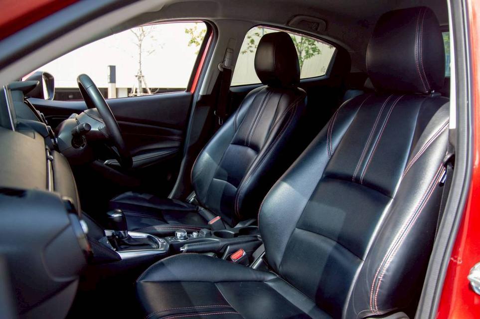 Mazda2 1.3 High Connect 5 ประตู สีแดง ปี 2017 14