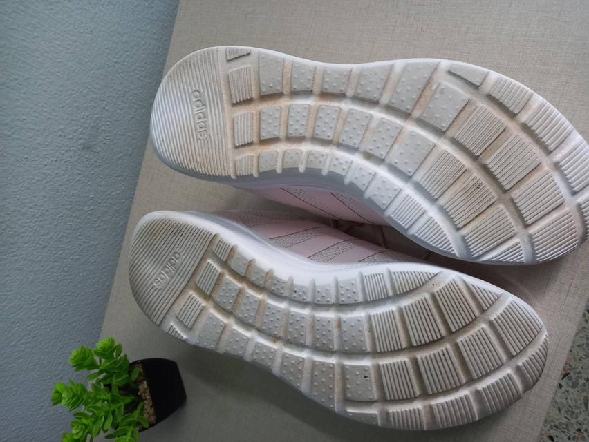 รองเท้ามือสองหญิงเเท้Adidas