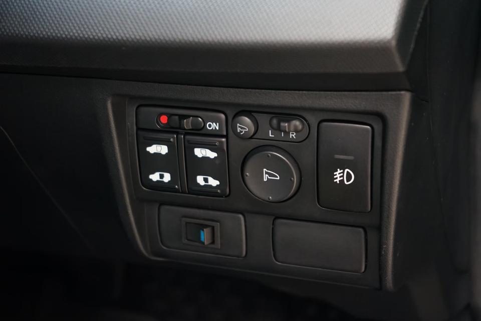 2013 HONDA FREED 1.5EL 15