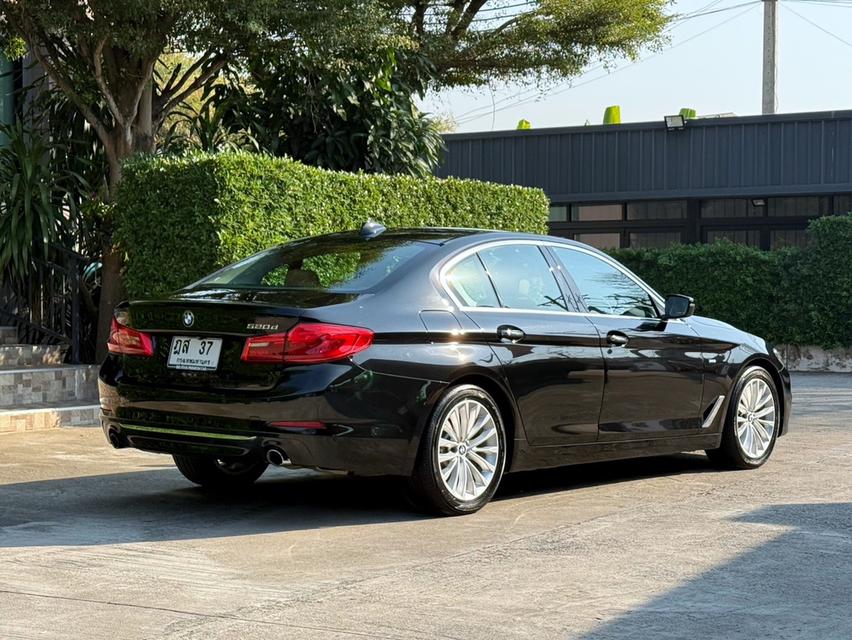 BMW 520D G30 รถมือเดียวป้ายแดง รถออกศูนย์ BMW THAILAND รถวิ่งน้อย เข้าศูนย์ตรงระยะ รถไม่มีอุบัติเหตุครับ รูปที่ 3