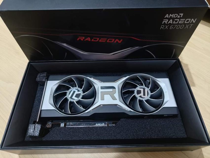 AMD Radeon RX 6700 XT  1