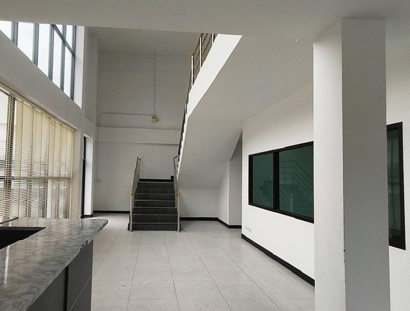 ให้เช่าอาคารสำนักงาน 3 ชั้น พื้นที่ใช้สอย 1250 ตารางเมตร ทำเล ริมถนนวิภาวดี-รังสิต ใกล้เซียร์รังสิต / พื้นที่จอดรถ 15 คัน 10