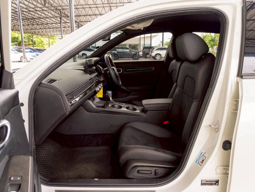 Honda civic 2.0 e:Hev RS ปี 2023 ไมล์วิ่ง : 15,xxx km.  รถสวย เล่มพร้อม กุญแจสำรองครบ  13