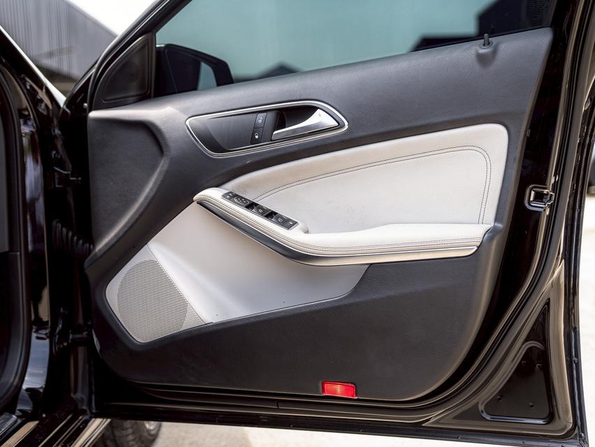 รหัสรถ 67GG5675 📞Mercedes #Benz #A180 ปี 2015 รูปที่ 14