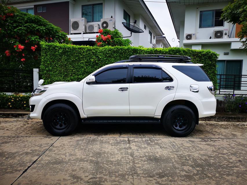 Toyota Fortuner 3.0 V (ปี 2015) SUV AT 2